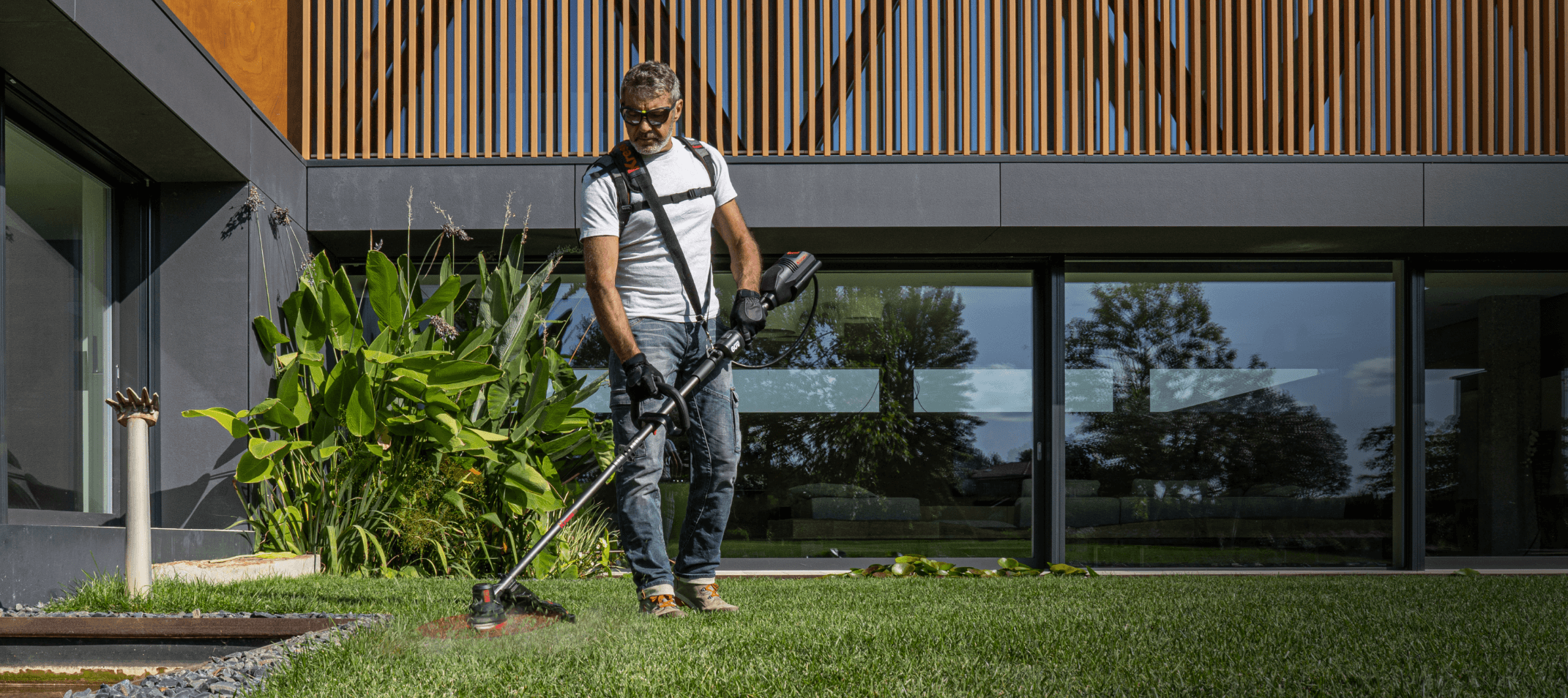 Professional-grade 60 V grass trimmer | Kress